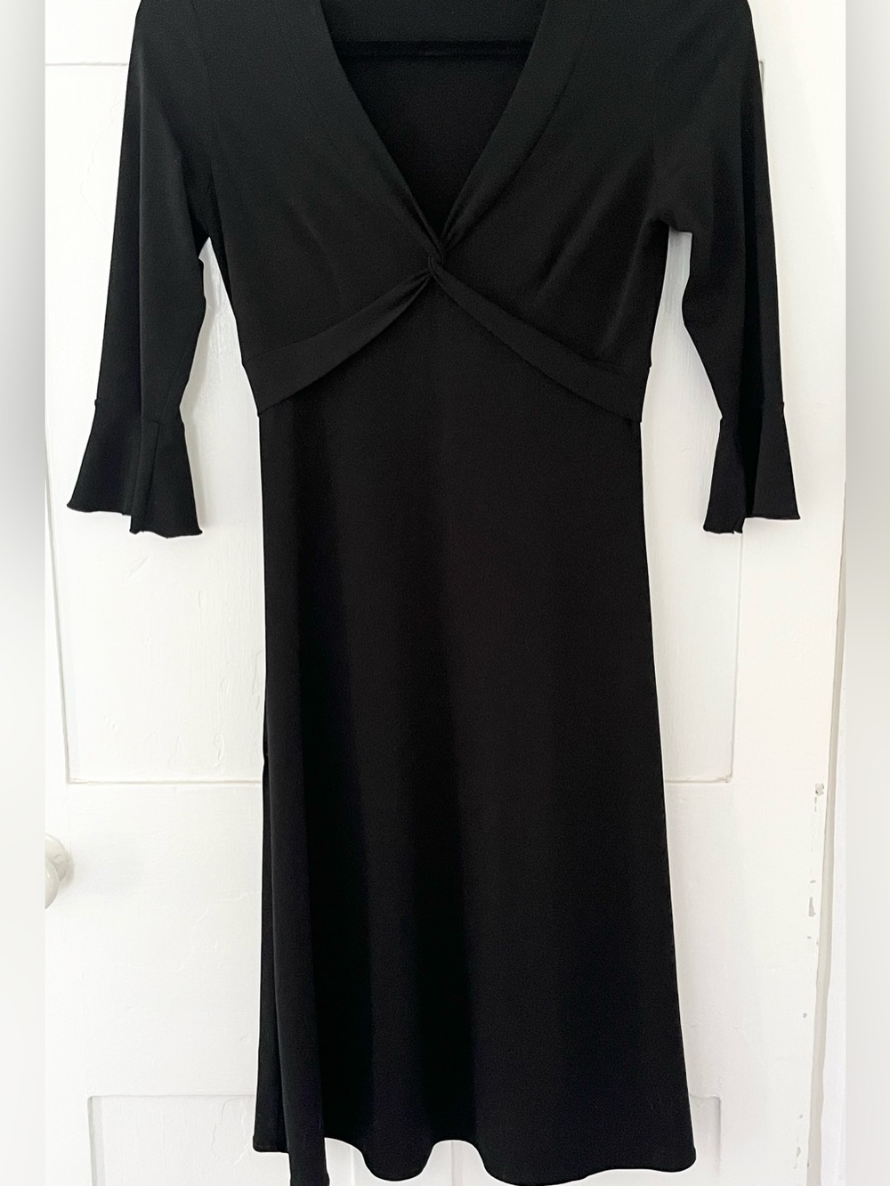 BCBGMaxAzria Midi Dress in Black * Womens’ small.
